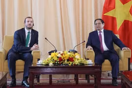 Premier vietnamita recibe a Alto Comisario Europeo de Medio Ambiente, Océanos y Pesca