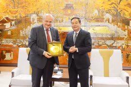 Hanoi convida a empresas austriacas a invertir en transporte, salud y medio ambiente