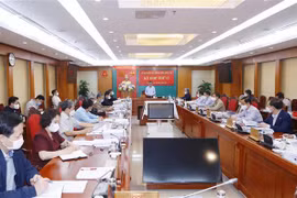 Aplican en Vietnam medidas disciplinarias a comités partidistas y militantes por violaciones 