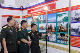 Celebran exposición fotográfica sobre relaciones especiales Vietnam-Laos 
