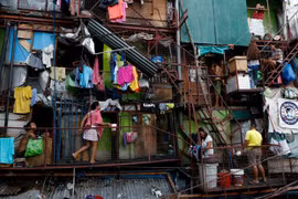 Pandemia empuja a millones de filipinos a la pobreza