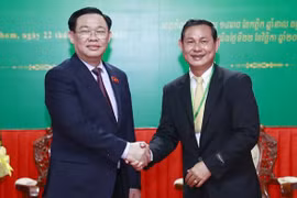 Titular del Parlamento vietnamita visita provincia camboyana 