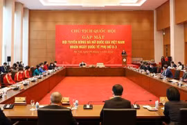 Presidente del Parlamento vietnamita felicita a la selección femenina de fútbol
