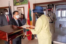 Vietnam otorga gran importancia al desarrollo de relaciones con Granada