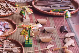 Aldeas de oficios tradicionales en complejo de Yen Tu invitan a experimentar 