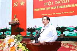Premier vietnamita asiste a conferencia sobre el trabajo político en el Ejército