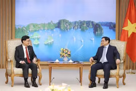 Primer ministro vietnamita recibe a vicepremier singapurense