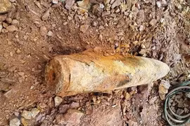 PeaceTrees Vietnam desactiva dos grandes bombas en cauchal de pobladores