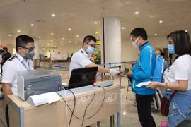 Instan a resolver dificultades en implementación de trámites migratorios
