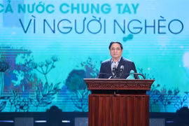 Premier vietnamita asiste al programa “Unir manos por los pobres”