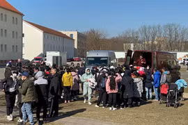 Embajada vietnamita en Alemania apoya a connacionales evacuados de Ucrania