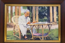 Rememoran localidades vietnamitas aniversario 132 de natalicio del Presidente Ho Chi Minh 