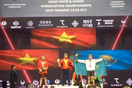 Pesista vietnamita bate récord mundial juvenil