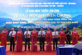 Exposición fotográfica resalta soberanía sagrada de Vietnam