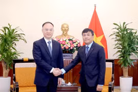 Vietnam y China por fomentar cooperaciones bilaterales