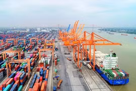 Debaten en ciudad vietnamita futuro de industria logística de Asia-Pacífico 