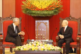 Máximo dirigente vietnamita recibe al primer ministro de Singapur