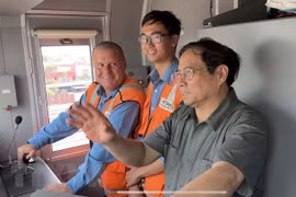 Premier de Vietnam inspecciona proyectos importantes de Ciudad Ho Chi Minh