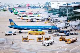 Decenas de vuelos se desvían y retrasan debido a mal tiempo en aeropuerto vietnamita