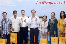Presidente de Vietnam visita una comuna rural avanzada en An Giang
