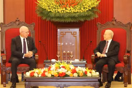 Secretario general del PCV recibe al gobernador general de Australia