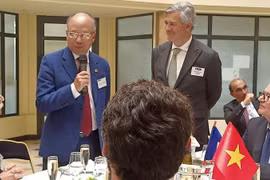 Empresas francesas desean cooperar con Vietnam en campo económico marítimo