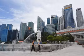 Singapur suspende ajuste de política monetaria para impulsar crecimiento económico