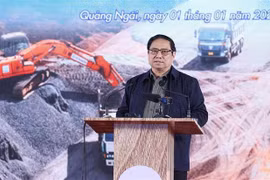 Premier vietnamita ordena desplegar 12 proyectos de autopista Norte-Sur