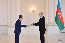 Embajador vietnamita presenta cartas credenciales al presidente Ilham Aliyev 