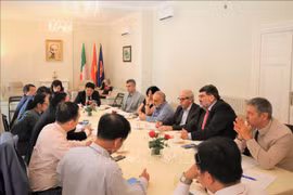 Discuten en Italia camino al socialismo en Vietnam 
