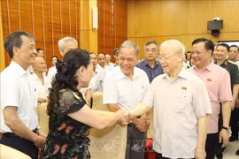 Máximo dirigente partidista de Vietnam se reúne con votantes de Hanoi