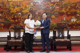 Delegación parlamentaria cubana realiza visita de trabajo en Bac Ninh