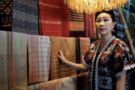 Presentan camisetas para jefes de Estado en próxima Cumbre de ASEAN