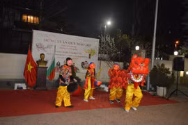 Comunidades vietnamitas en Bielorrusia y Bulgaria celebran actividades en saludo al Tet