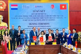 Localidad vietnamita entabla lazos con grupo neerlandés en esfera de recursos humanos
