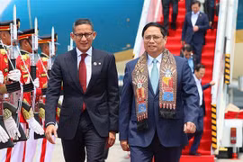 Premier vietnamita llega a Indonesia para asistir a la 43ª Cumbre de ASEAN
