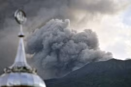 Aumenta a 22 el número de muertos por volcán en Indonesia