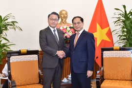Canciller vietnamita recibe a gobernador de prefectura japonesa de Nagasaki