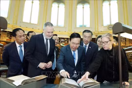 Presidente de Vietnam continúa actividades en Reino Unido
