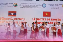 Celebran en ciudad vietnamita de Da Nang fiesta tradicional Bunpimay de Laos