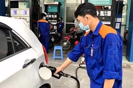 Aumentan levemente precios de gasolina en Vietnam