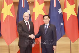  Titular del Parlamento vietnamita se reúne con gobernador general de Australia