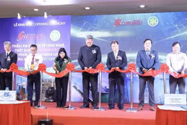 Inauguran XVI exposición internacional sobre tecnología eléctrica en Ciudad Ho Chi Minh