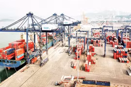 Mejoran competitividad de puertos marítimos de provincia vietnamita de Quang Ninh