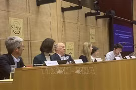 Efectúan seminario sobre el Mar del Este en Francia