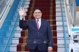 Primer ministro de Vietnam viaja a China para visita oficial y reunión de FEM 