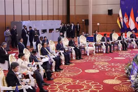 Experto canadiense: Papel positivo de Vietnam genera impulso para ASEAN