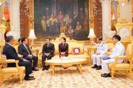 Presidente del Parlamento vietnamita se reúne con rey tailandés 