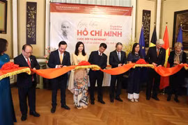 Organizan exposición de fotos sobre Presidente Ho Chi Minh en Bélgica