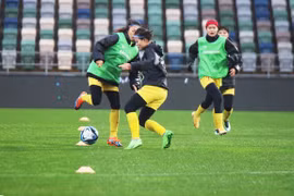 Vietnam recibe oficialmente equipamientos otorgados por la FIFA